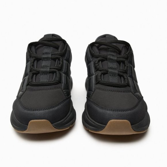 NWT BLACK QUILTED RUNNING SHOES - Picture 2 of 5